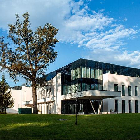 ホテル Polanka Conference Center クロスノ エクステリア 写真