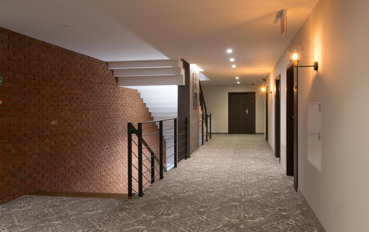 ホテル Polanka Conference Center クロスノ エクステリア 写真