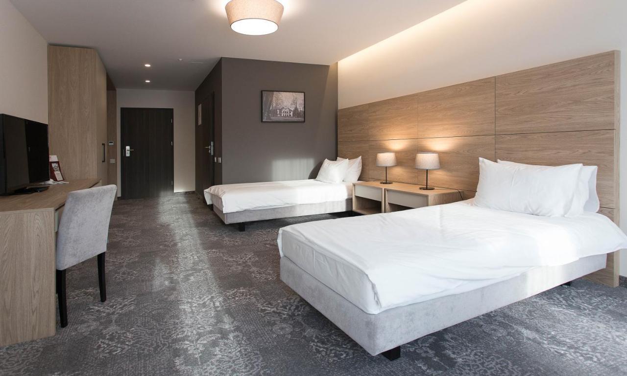 ホテル Polanka Conference Center クロスノ エクステリア 写真